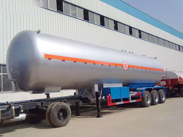 運(yùn)油半掛車廠家