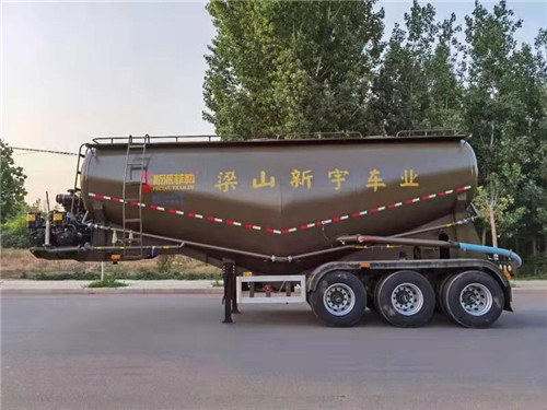 粉粒物料運(yùn)輸半掛車出售