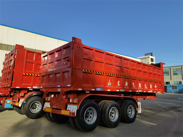 山東拖翻自卸車